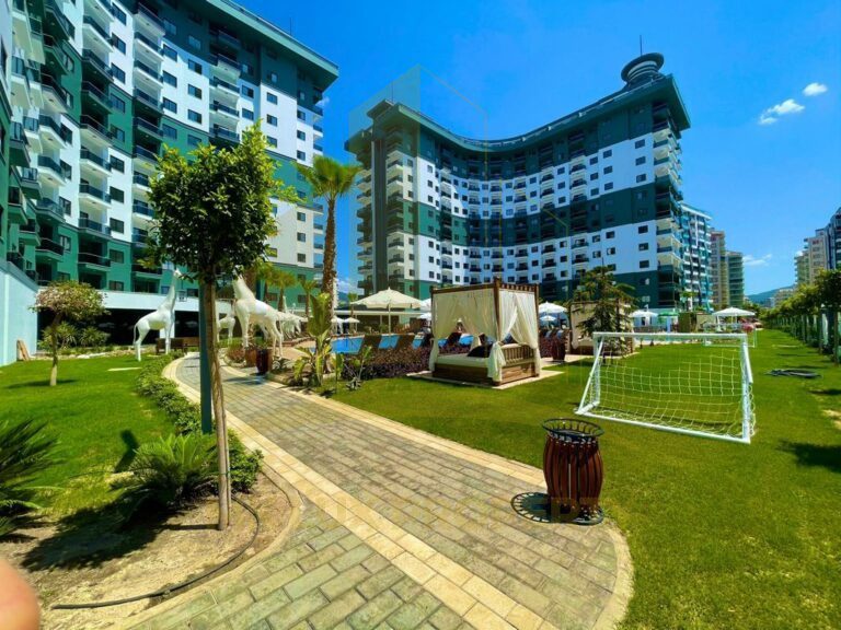Two-room apartment for rent in a prestigious and popular complex in Alanya 1