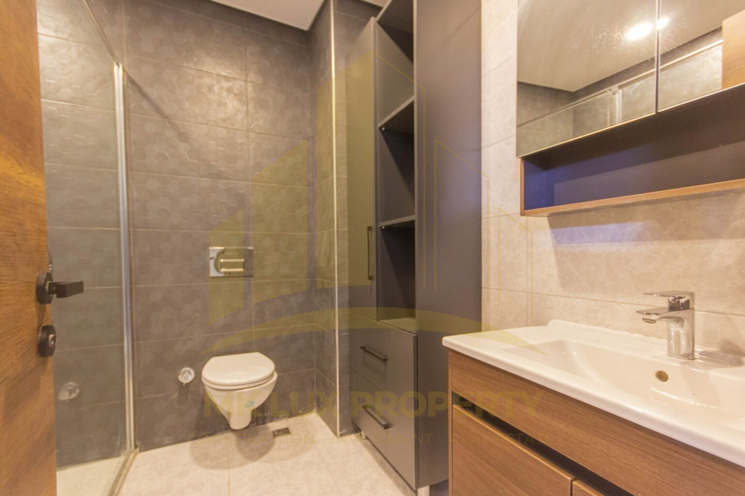 Two-room apartment for rent in a prestigious and popular complex in Alanya 24